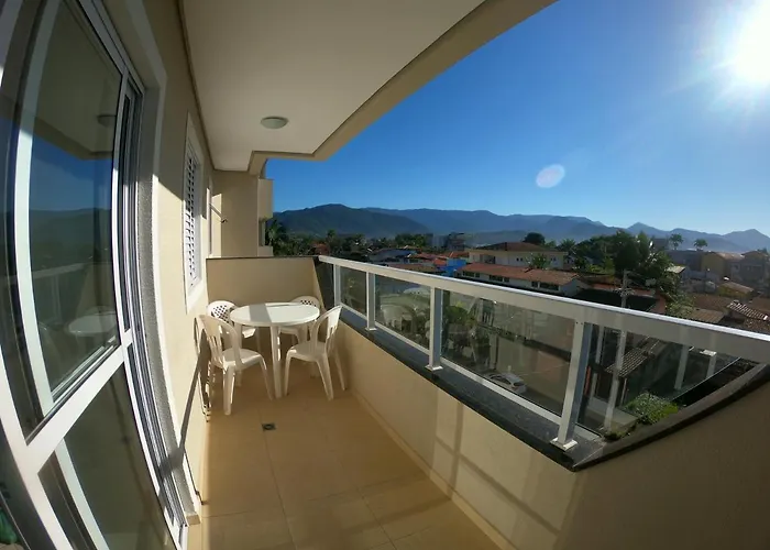 Beach House Itaguá Apartamento 1 - Em Ubatuba a 300m da orla mais charmosa, com excelente localização